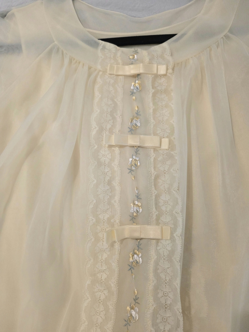 Vintage Peignoir Set By Shadowline Small Buttery Yellow. - Picture 2 of 10